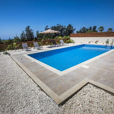 Olivia 63 别墅 Paphos